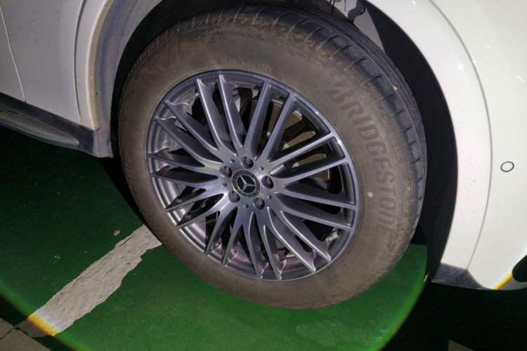 Used Mercedes-Benz GLC 2023 GLC 300 L 4MATIC Dynamic 7-Seater Right Front Wheel Hub