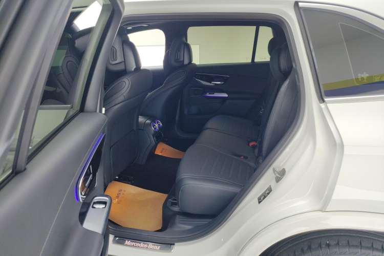 Used Mercedes-Benz GLC 2023 GLC 260 L 4MATIC Luxury 7-Seater Right Rear Seat