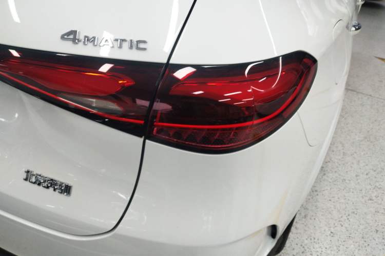 Used Mercedes-Benz GLC 2023 Facelift GLC 260 L 4MATIC Dynamic Version 5 Seats Right Rear Taillight