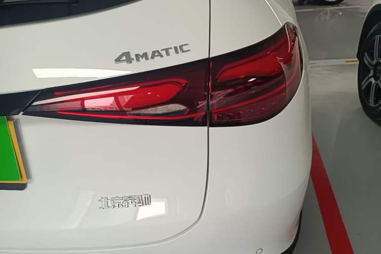 Used Mercedes-Benz GLC 2023 Facelift GLC 260 L 4MATIC Dynamic Version 5 Seats Right Rear Taillight