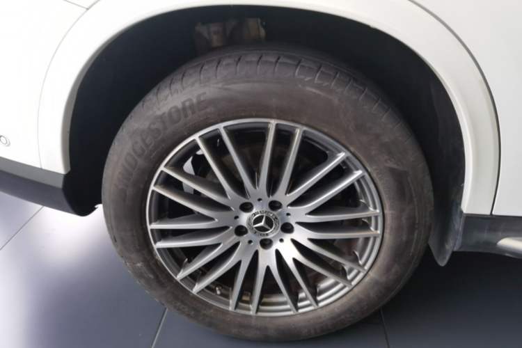 Used Mercedes-Benz GLC 2023 Refreshed GLC 300 L 4MATIC Dynamic Edition 5 Seats Right Rear Wheel Hub