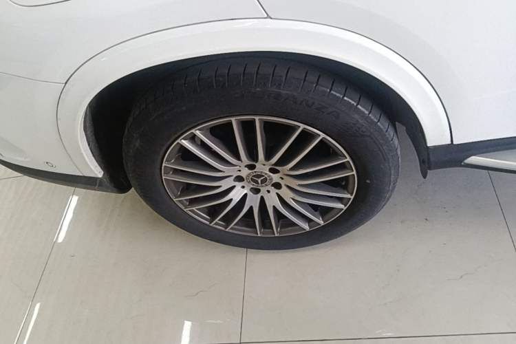 Used Mercedes-Benz GLC 2023 GLC 300 L 4MATIC Dynamic Edition 5-seater Right Rear Wheel Hub