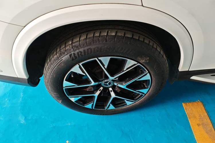 Used Mercedes-Benz GLC 2023 GLC 260 L 4MATIC Luxury 7-Seater Right Rear Wheel Hub