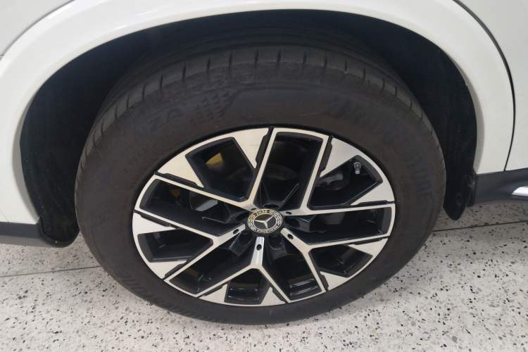Used Mercedes-Benz GLC 2023 Facelift GLC 260 L 4MATIC Dynamic Version 5 Seats Right Rear Wheel Hub