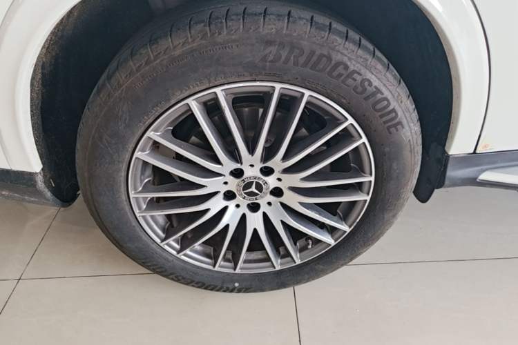 Used Mercedes-Benz GLC 2023 GLC 300 L 4MATIC Dynamic Edition 5-seater Right Rear Wheel Hub