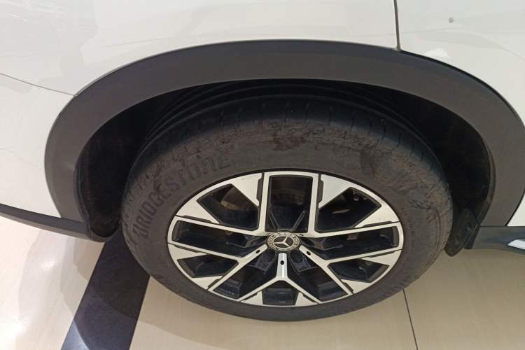 Used Mercedes-Benz GLC 2023 Facelift GLC 260 L 4MATIC Dynamic Version 5 Seats Right Rear Wheel Hub