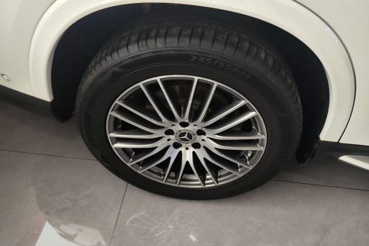 Used Mercedes-Benz GLC 2023 GLC 300 L 4MATIC Dynamic Edition 5-seater Right Rear Wheel Hub