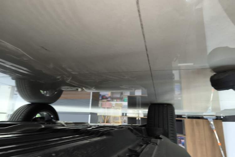 Used Mercedes-Benz GLC 2023 GLC 300 L 4MATIC Luxury 7-Seater Right Side Sill