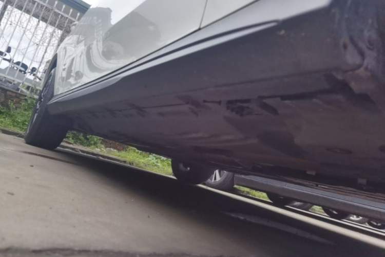 Used Mercedes-Benz GLC 2023 GLC 260 L 4MATIC Luxury Model 5 Seats Right Side Sill