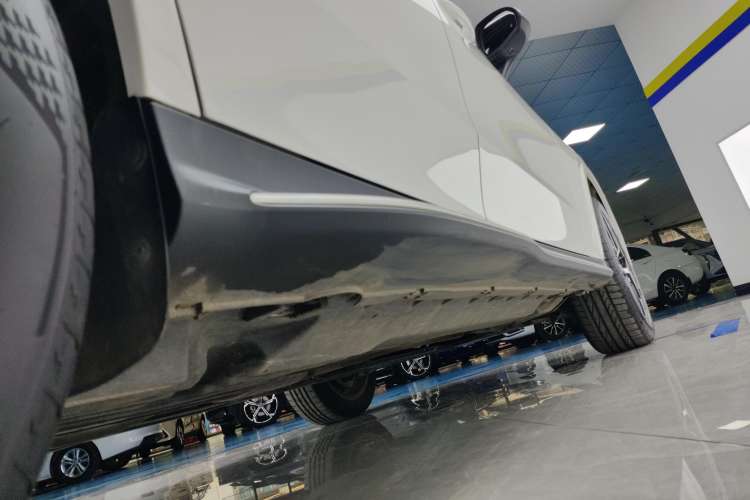 Used Mercedes-Benz GLC 2023 GLC 260 L 4MATIC Luxury 7-Seater Right Side Sill