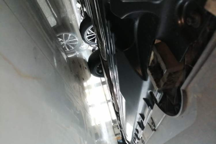 Used Mercedes-Benz GLC 2023 GLC 260 L 4MATIC Dynamic Edition 7-seater Right Side Sill