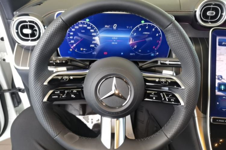 Used Mercedes-Benz GLC 2023 Refreshed GLC 300 L 4MATIC Dynamic Edition 5 Seats Steering Wheel