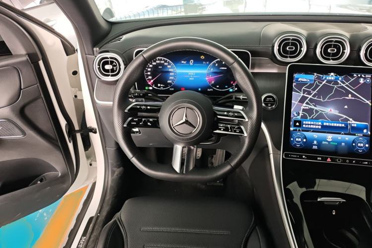 Used Mercedes-Benz GLC 2023 GLC 260 L 4MATIC Luxury 7-Seater Steering Wheel