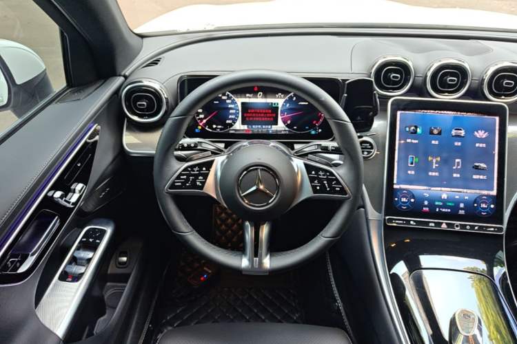 Used Mercedes-Benz GLC 2023 GLC 260 L 4MATIC Dynamic Edition 5-seater Steering Wheel