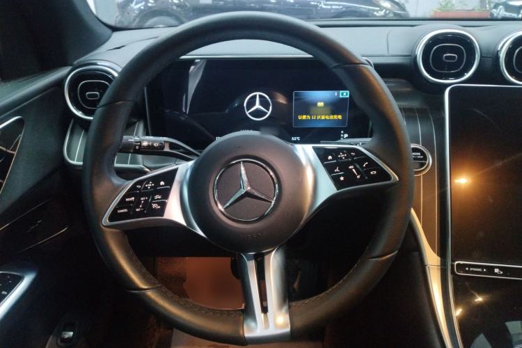 Used Mercedes-Benz GLC 2023 Facelift GLC 260 L 4MATIC Dynamic Version 5 Seats Steering Wheel