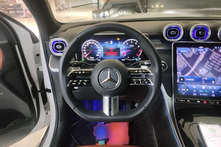 Used Mercedes-Benz GLC 2023 GLC 260 L 4MATIC Luxury 7-Seater Steering Wheel