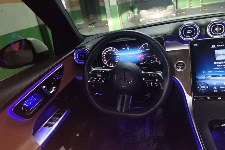 Used Mercedes-Benz GLC 2023 GLC 300 L 4MATIC Dynamic 7-Seater Steering Wheel