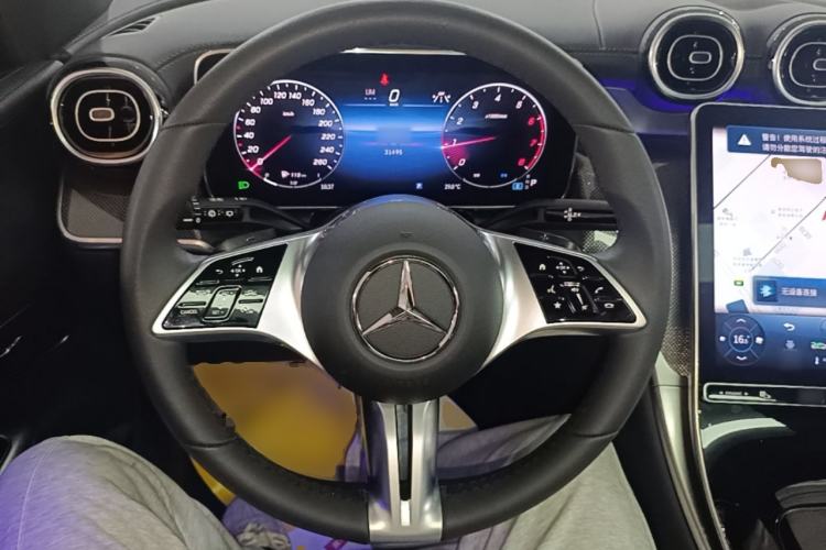Used Mercedes-Benz GLC 2023 Facelift GLC 260 L 4MATIC Dynamic Version 5 Seats Steering Wheel