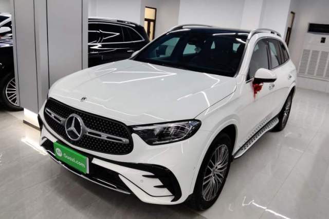 Ojetý Mercedes-Benz GLC 2023 GLC 300 L 4MATIC Dynamic Edition 5-seater