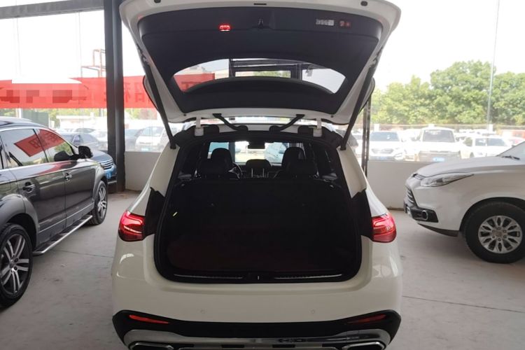 Used Mercedes-Benz GLC 2023 Facelift GLC 260 L 4MATIC Luxury Version 5 Seats Trunk