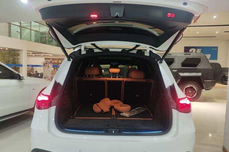 Used Mercedes-Benz GLC 2023 GLC 260 L 4MATIC Luxury 7-Seater Trunk