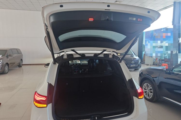 Used Mercedes-Benz GLC 2023 GLC 260 L 4MATIC Luxury Model 5 Seats Trunk
