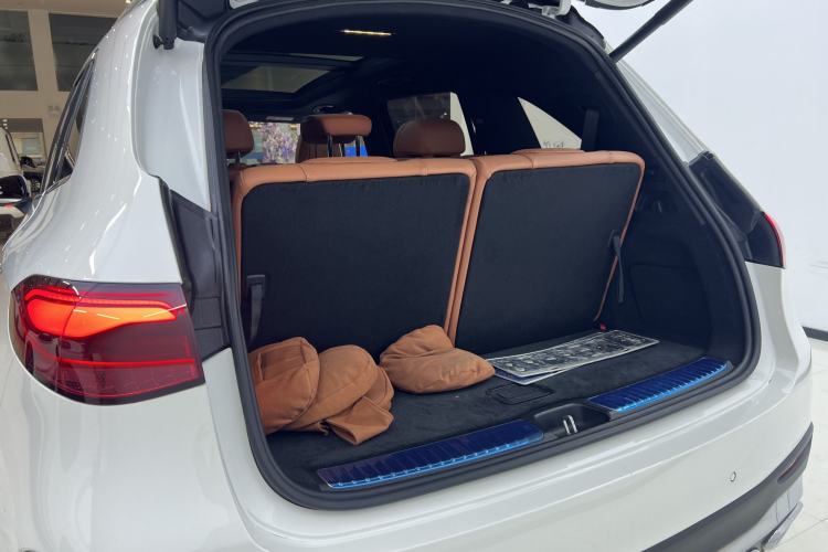 Used Mercedes-Benz GLC 2023 GLC 260 L 4MATIC Luxury 7-Seater Trunk