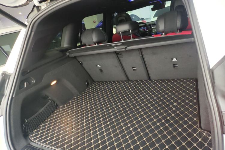 Used Mercedes-Benz GLC 2023 GLC 300 L 4MATIC Dynamic Edition 5-seater Trunk