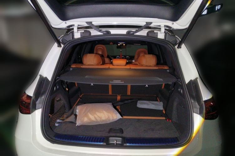 Used Mercedes-Benz GLC 2023 GLC 300 L 4MATIC Dynamic 7-Seater Trunk