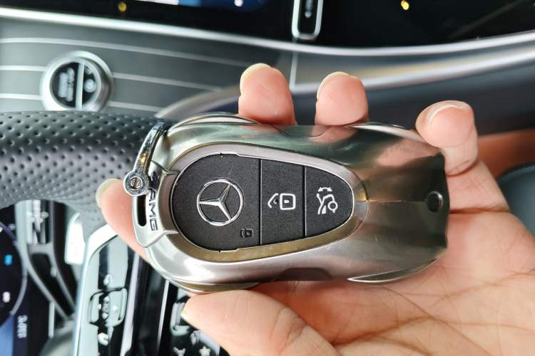 Used Mercedes-Benz GLC 2023 GLC 300 L 4MATIC Dynamic Edition 5-seater Vehicle Key