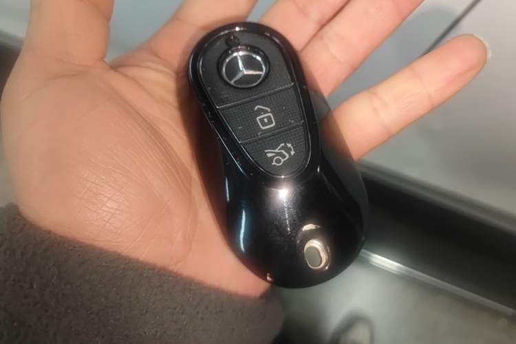 Used Mercedes-Benz GLC 2023 GLC 300 L 4MATIC Dynamic 7-Seater Vehicle Key