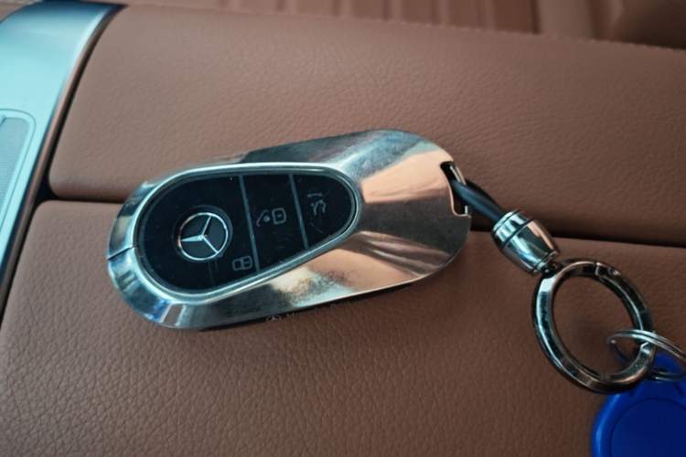 Used Mercedes-Benz GLC 2023 GLC 300 L 4MATIC Dynamic Edition 5-seater Vehicle Key