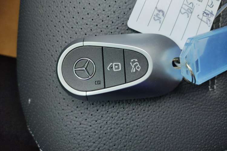 Used Mercedes-Benz GLC 2023 GLC 260 L 4MATIC Luxury 7-Seater Vehicle Key