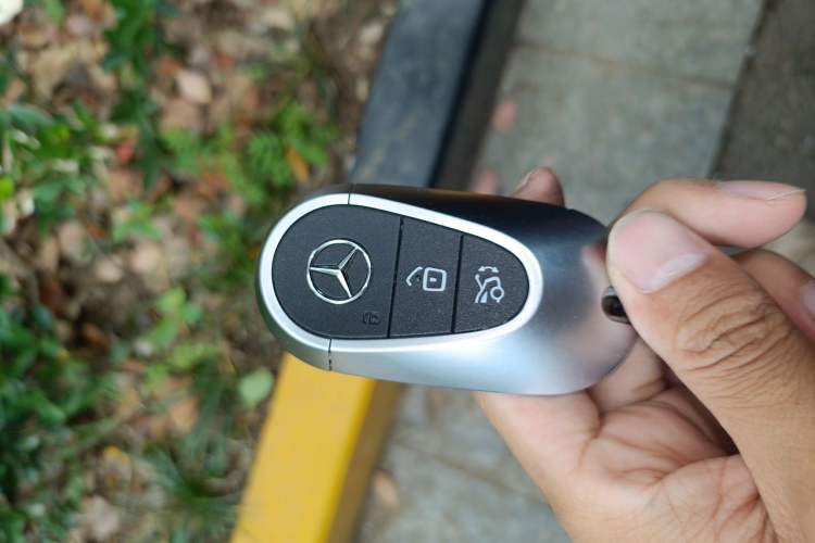 Used Mercedes-Benz GLC 2023 GLC 260 L 4MATIC Luxury Model 5 Seats Vehicle Key