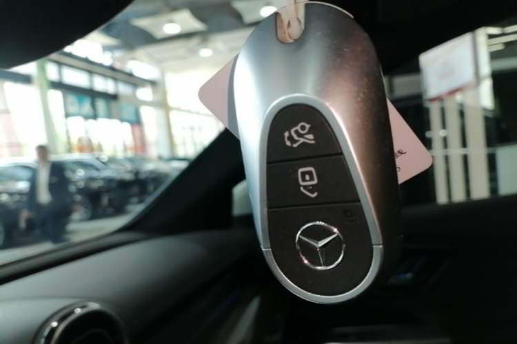 Used Mercedes-Benz GLC 2023 GLC 260 L 4MATIC Dynamic Edition 7-seater Vehicle Key