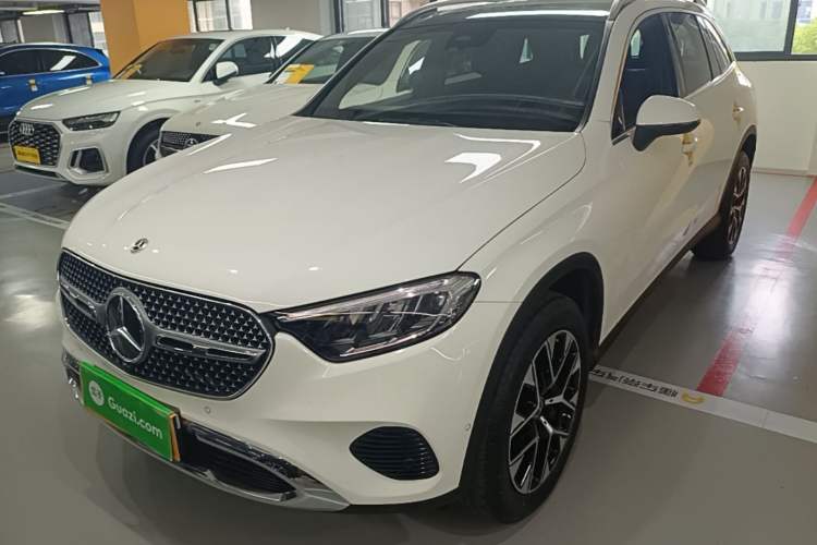 Ojetý Mercedes-Benz GLC 2023 Facelift GLC 260 L 4MATIC Dynamic Version 5 Seats Guazi used car, China used car export, Used car for sale, Used cars, Cheapest cars for sale