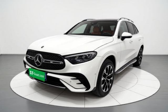 Ojetý Mercedes-Benz GLC 2023 GLC 260 L 4MATIC Luxury 7-Seater