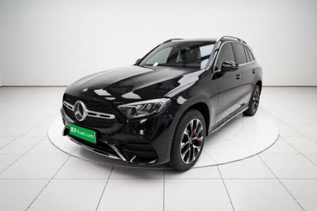 Ojetý Mercedes-Benz GLC 2024 GLC 260 L 4MATIC Luxury Model 5 Seats