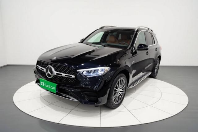 Ojetý Mercedes-Benz GLC 2024 Refreshed GLC 300 L 4MATIC Dynamic Version 5 Seats