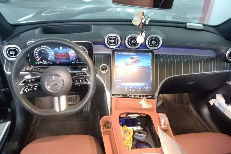 Used Mercedes-Benz GLC 2024 GLC 300 L 4MATIC Luxury Model 5 Seats Audio And AC Panel