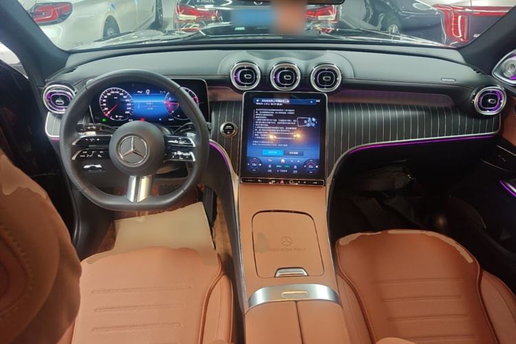 Used Mercedes-Benz GLC 2024 Facelifted GLC 260 L 4MATIC Luxury Version 5 Seats Center Console