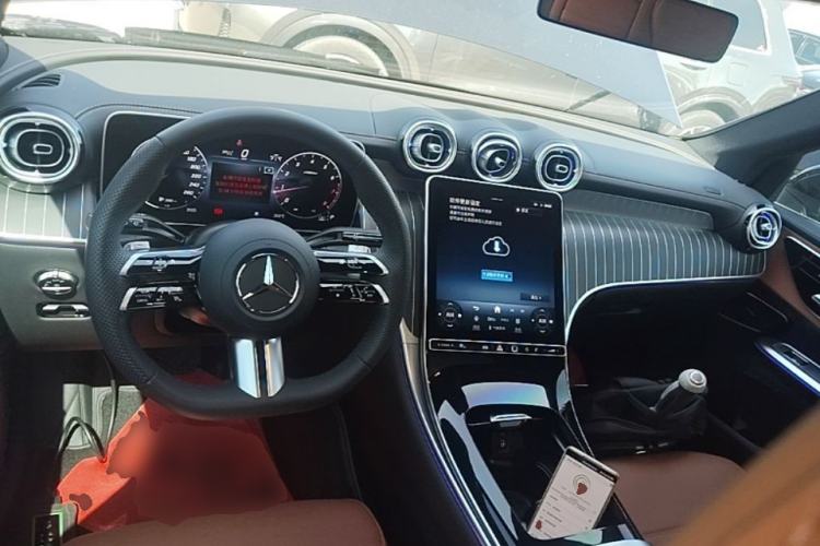 Used Mercedes-Benz GLC 2024 Refreshed GLC 300 L 4MATIC Dynamic Version 5 Seats Center Console