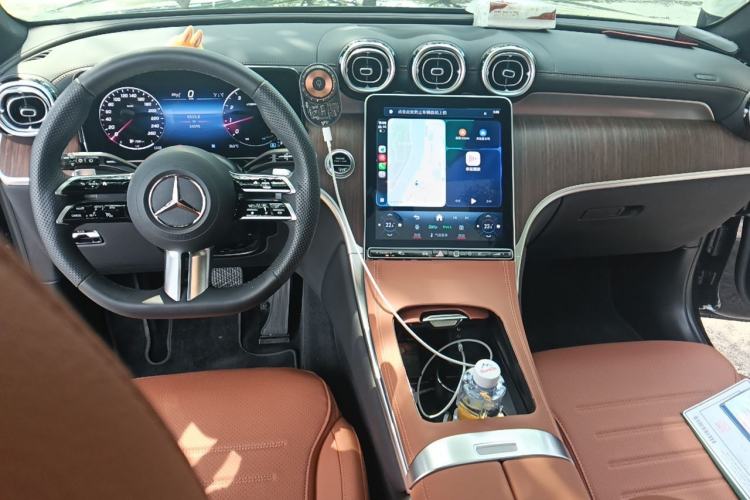 Used Mercedes-Benz GLC 2024 GLC 300 L 4MATIC Dynamic Edition 5-seater Center Console