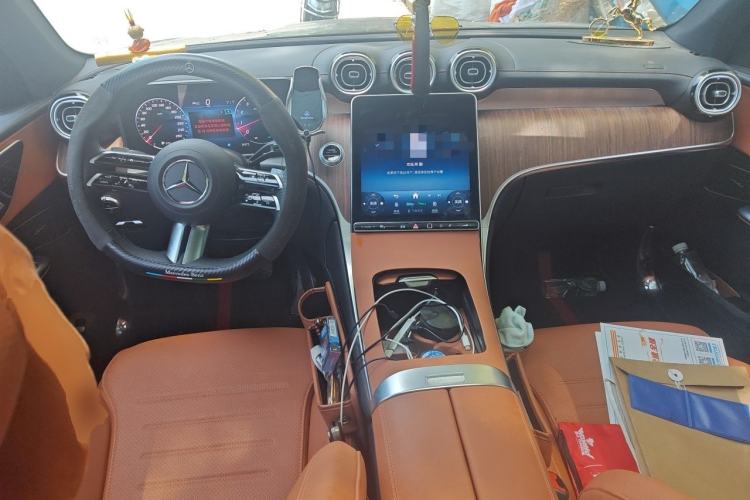 Used Mercedes-Benz GLC 2024 GLC 300 L 4MATIC Dynamic Edition 5-seater Center Console