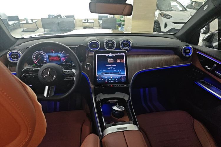 Used Mercedes-Benz GLC 2024 GLC 300 L 4MATIC Dynamic Edition 7-seater Center Console