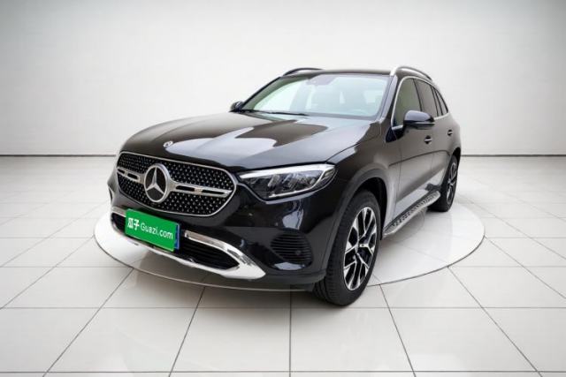 Ojetý Mercedes-Benz GLC 2024 GLC 260 L 4MATIC Dynamic Edition 5-seater