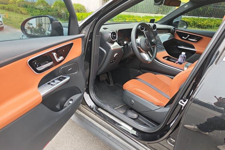 Used Mercedes-Benz GLC 2024 GLC 260 L 4MATIC Dynamic Edition 5-seater Driver Seat