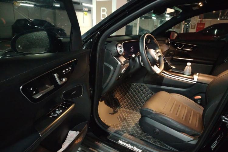 Used Mercedes-Benz GLC 2024 GLC 260 L 4MATIC Luxury Model 5 Seats Driver Seat