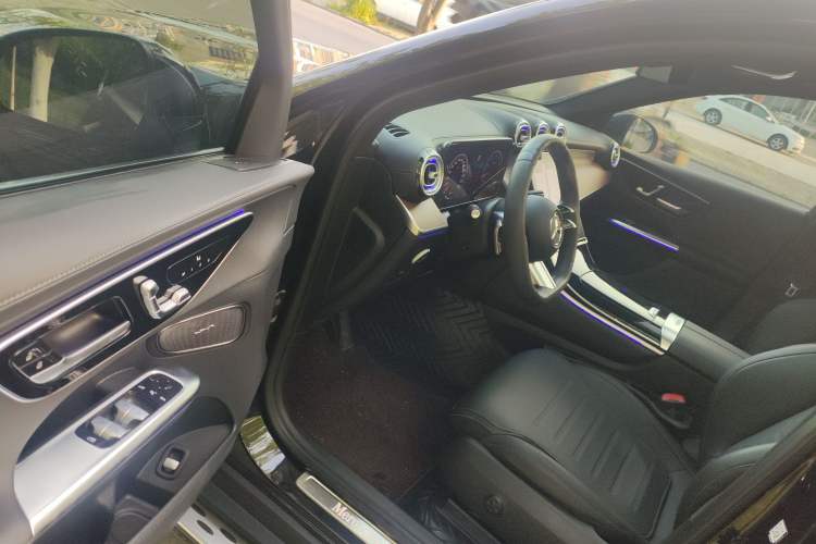 Used Mercedes-Benz GLC 2024 GLC 300 L 4MATIC Dynamic Edition 5-seater Driver Seat