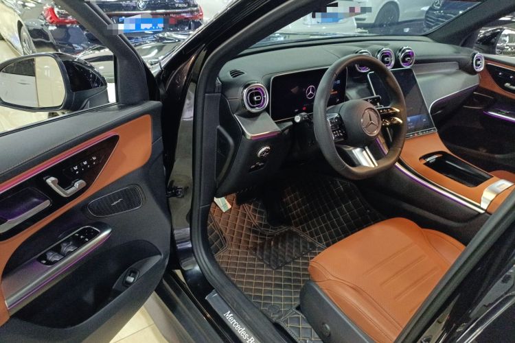 Used Mercedes-Benz GLC 2024 Facelifted GLC 260 L 4MATIC Luxury Version 5 Seats Driver Seat